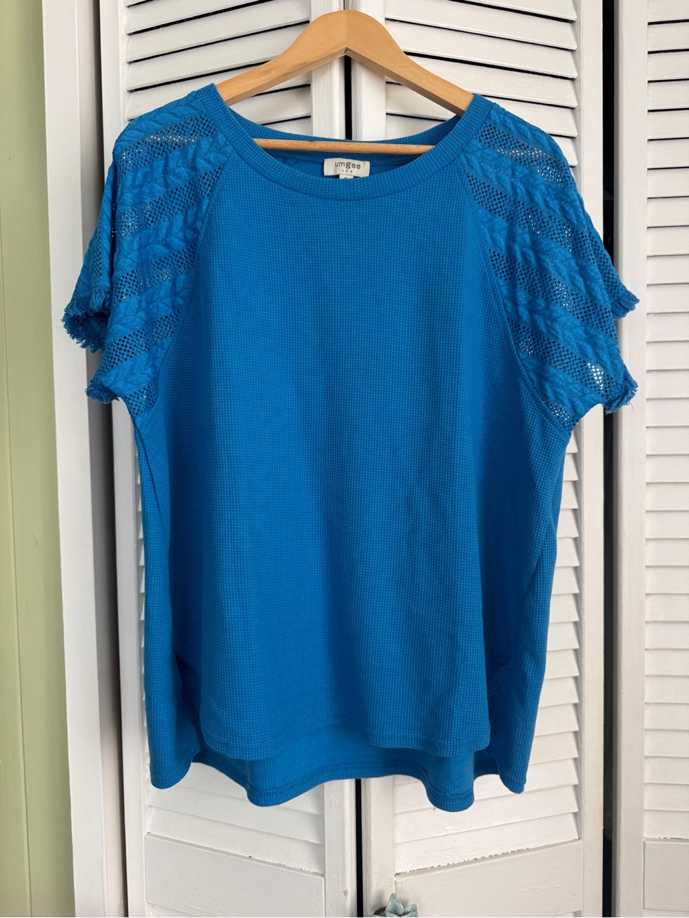 Umgee Bright Blue Short Sleeve Knit Top with Lace Yoke
